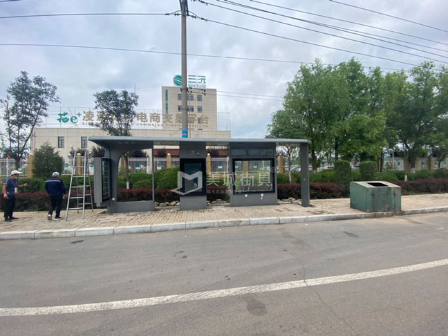 供應遼甯公交候車亭安裝完畢